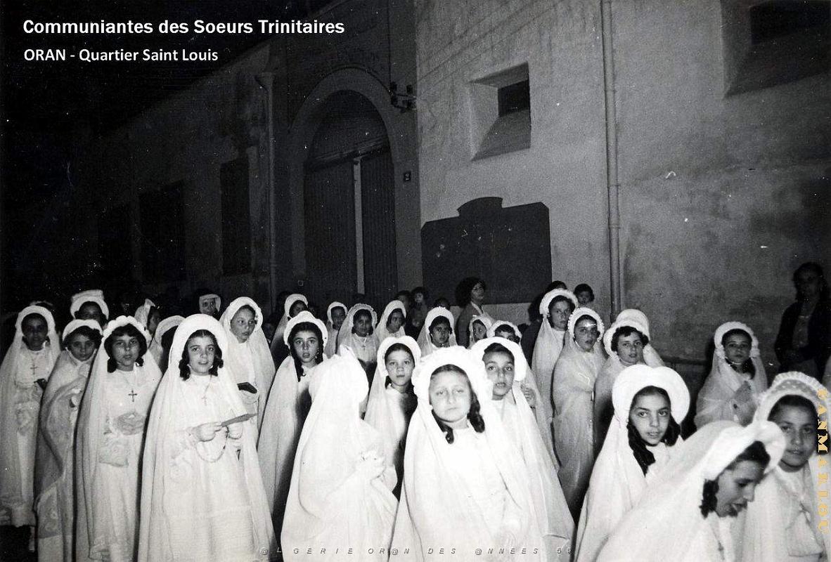 Oran - Quartier Saint-Louis - Communiantes Soeurs Trinitaires.jpg